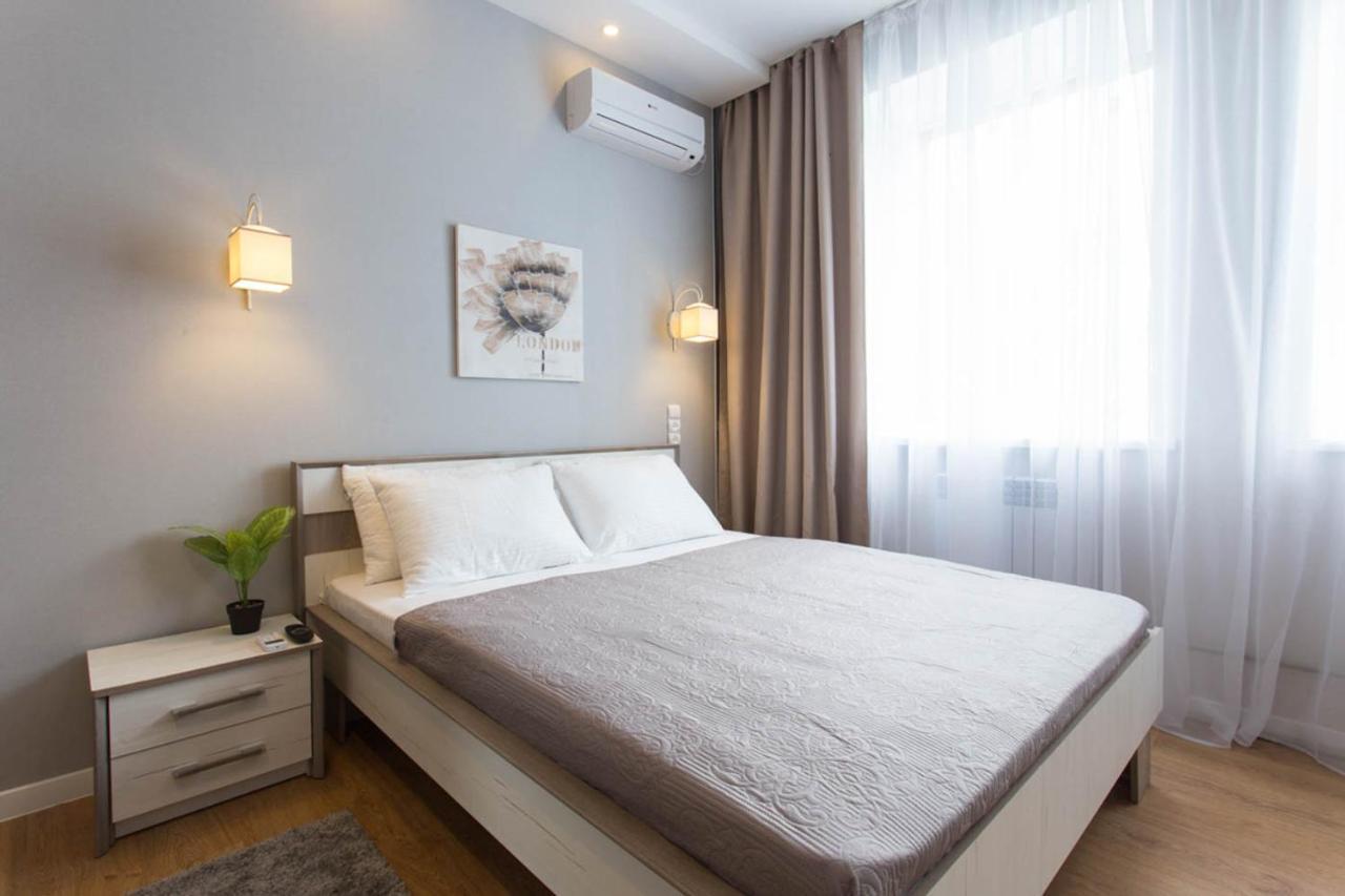 Apartment Lux Near Metro Yaroslava Mudroho, Universytet - Chernyshevska Str 95-4